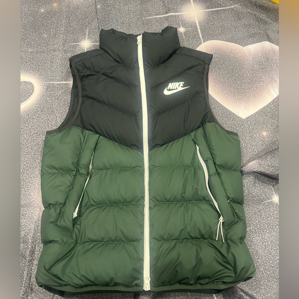 Nike Puffer Vest size Medium